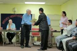 Officers getting certificate